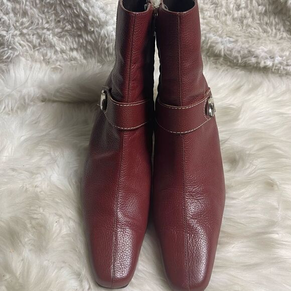 Colin Stuart leather Red Burgundy ankle boots 3”heels silver tone accent SZ11 - Picture 2 of 12